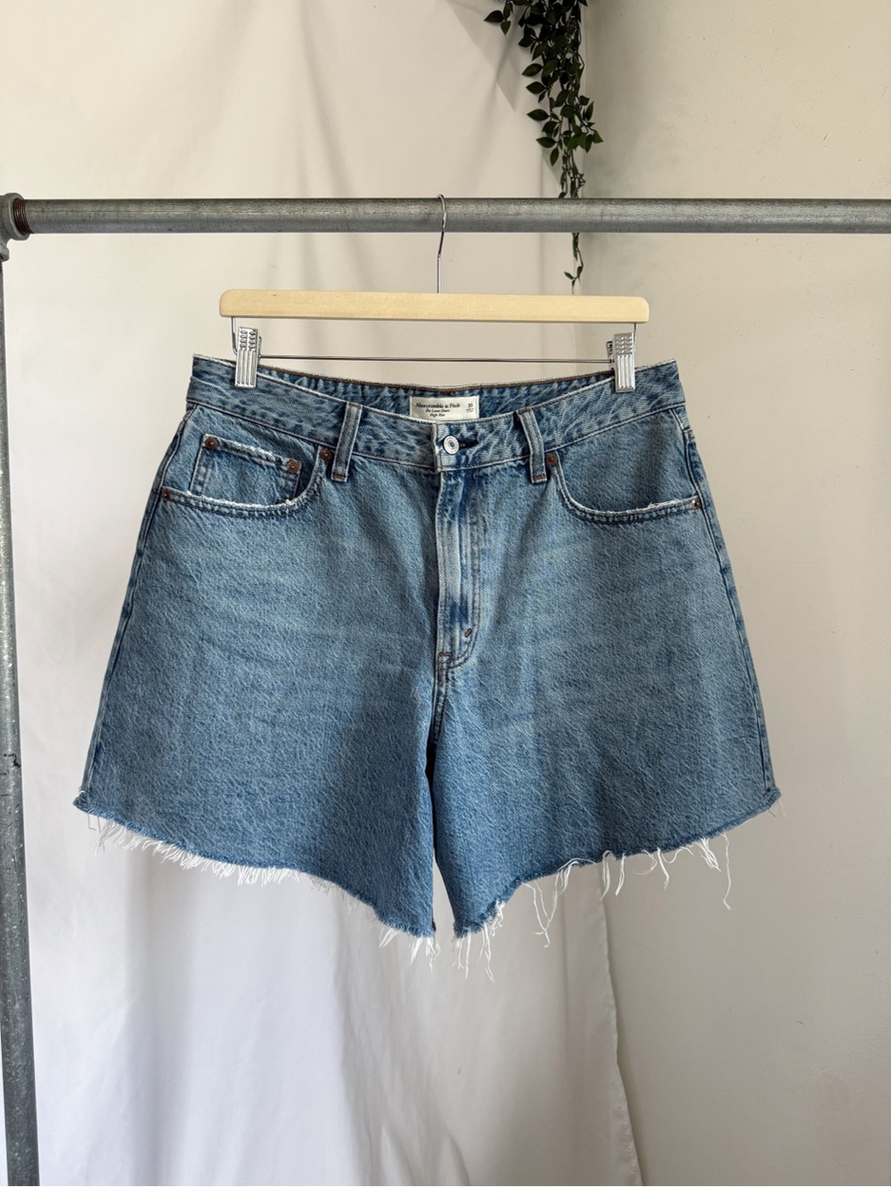 Abercrombie The Loose denim shorts
